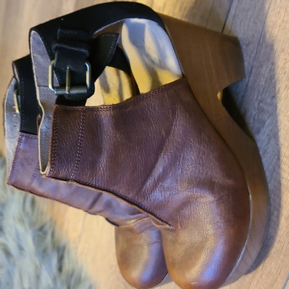 Amber Orchard Clog